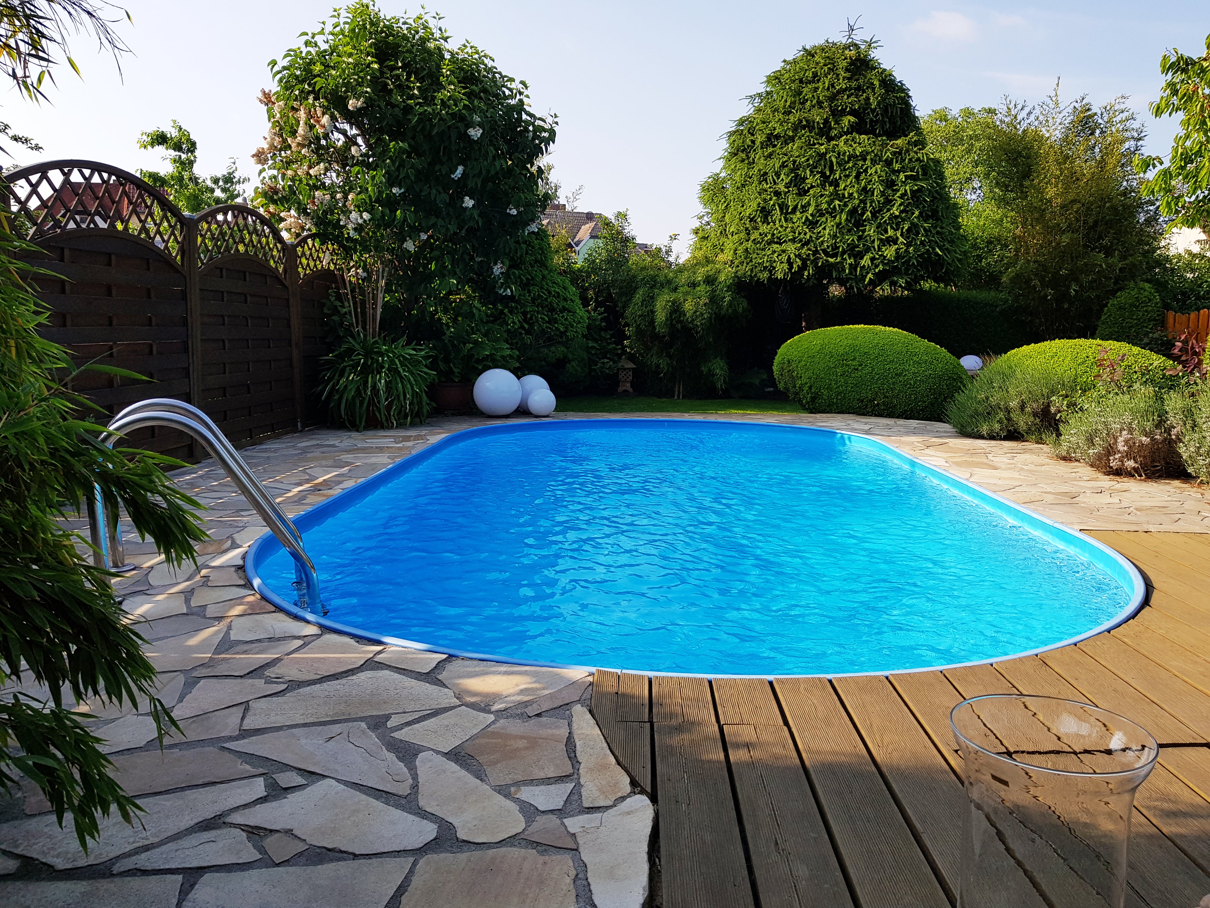 Stahlwandpool Blau, im Boden eingelassen